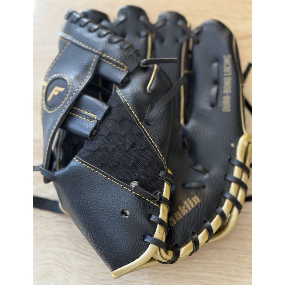 Franklin MeshTek 9.5 Youth T-Ball Baseball Glove Black Gold Beginner RHL - Picture 3 of 10
